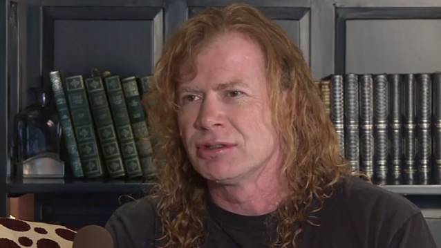 MEGADETH's DAVE MUSTAINE Shows Off His Car Collection