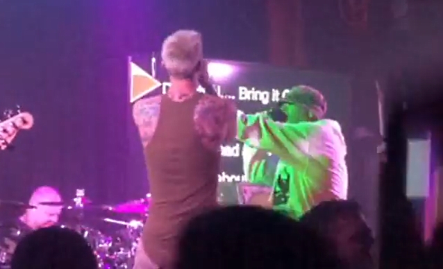 LIMP BIZKIT Joined By Rapper MACHINE GUN KELLY For 