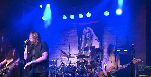 Watch SEBASTIAN BACH Sing PANTERA's 'Cemetery Gates' As Tribute To VINNIE PAUL