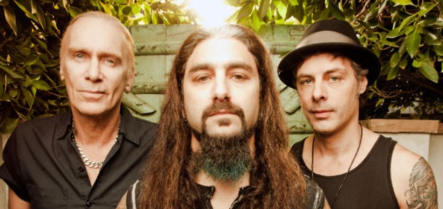 THE WINERY DOGS Interviewed On 'Rockline' (Audio)