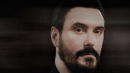 BREAKING BENJAMIN's BENJAMIN BURNLEY Explains Why He Refuses To Fly, Says He Will 'Take A Boat' To Band's European Tour