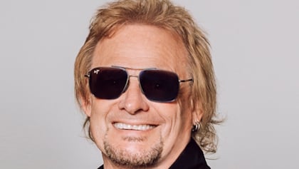 MICHAEL ANTHONY 'Definitely Would' Still 'Love To Be Part Of' Hypothetical EDDIE VAN HALEN Tribute Concert