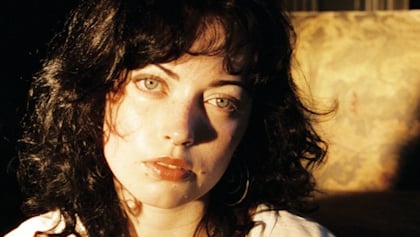 DAVE GROHL's 19-Year-Old Daughter VIOLET Signs With REPUBLIC RECORDS