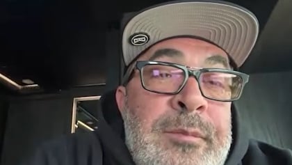AARON LEWIS On Upcoming STAIND Album 'The Space Between The Darkness And The Light': 'This Record Fits Perfectly Right Where It Sits'