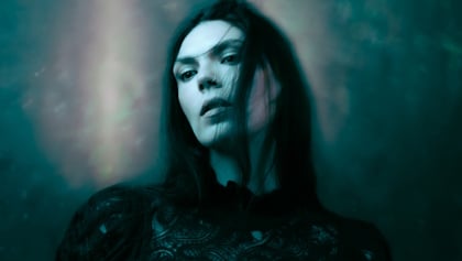 London-Based Singer-Songwriter A.A. WILLIAMS Unveils Haunting New Single 'Wolves'