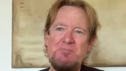 ADRIAN SMITH On IRON MAIDEN Songwriting Process: 'It's All About Sparking Off Someone Else'
