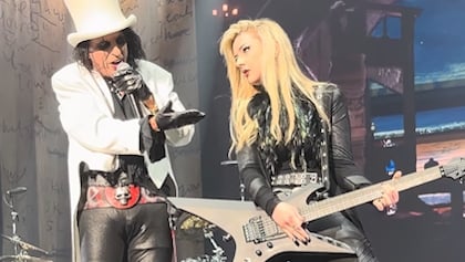 Watch: ALICE COOPER Kicks Off Spring 2026 'Alice's Attic' U.S. Tour With New Guitarist ANNA CARA In San Antonio