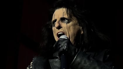 ALICE COOPER On A.I.: 'It Has No Emotion. It Has No Heart. It Has No Feel. It Has No Soul To It'