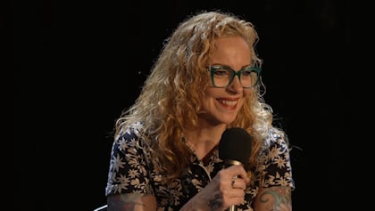 ANNEKE VAN GIERSBERGEN On Positive Response To THE GATHERING's 'Mandylion' 30th-Anniversary Tour: 'We Hoped It, But We Didn't Expect It'