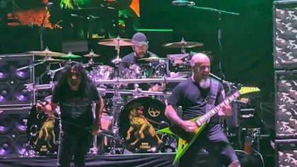 ANTHRAX Recruits RAVEN/Ex-FEAR FACTORY Drummer MIKE HELLER As Last-Minute Fill-In For CHARLIE BENANTE In San Antonio