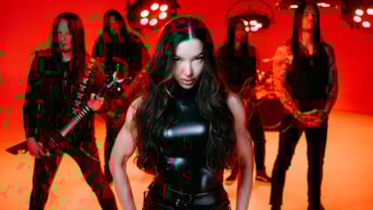 ARCH ENEMY Recruits Ex-ONCE HUMAN Singer LAUREN HART, Shares 'To The Last Breath' Single