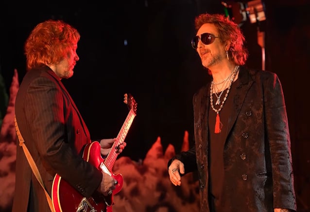 BLACK CROWES Share Behind-The-Scenes Footage From Making Of 'Profane Prophecy' Music Video