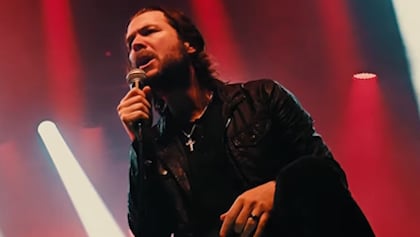 SALIVA's BOBBY AMARU: 'Anytime You Replace A Singer, There's Always Gonna Be Doubters Or Haters'