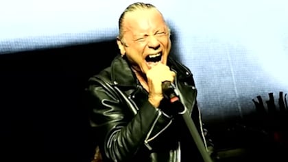 Watch: IRON MAIDEN Meets Bulgarian President Ahead Of Sofia Concert