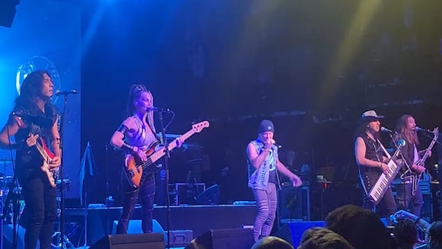Watch: BRUCE DICKINSON Performs IRON MAIDEN's 'Flash Of The Blade' Live For The First Time With His Solo Band