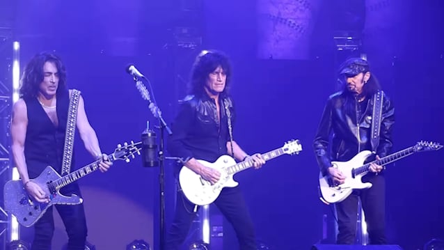 BRUCE KULICK On Reuniting With KISS During 'Kruise' Concert In Las Vegas: 'It Was Really Magical'