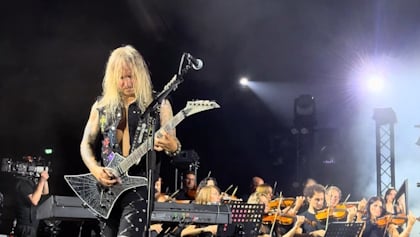 SAVATAGE's CHRIS CAFFERY On Performing With Orchestra In Pompeii: 'There Was An Overwhelming Amount Of Things Going On At Once'