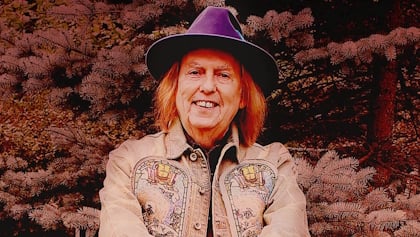 SLADE Guitarist DAVE HILL Announces 'Dirty Foot Lane' Solo Album