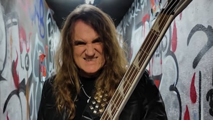 DAVID ELLEFSON: 'When I'm Not In MEGADETH, I Always Look At It Like It's DAVE MUSTAINE's Solo Band'