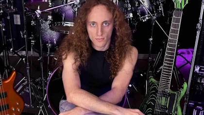 TOTO Touring Keyboardist DENNIS ATLAS To Release Solo Album 'Principle'