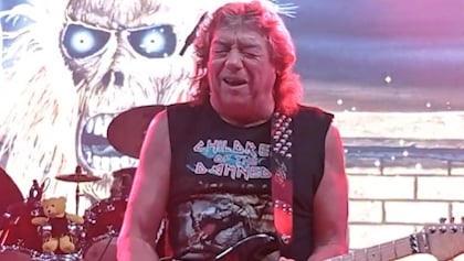 Ex-IRON MAIDEN Guitarist DENNIS STRATTON 'Would Love' To Attend ROCK HALL Induction Ceremony, But Says 'It's The Band's Decision'