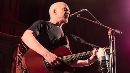 Watch: DEVIN TOWNSEND Performs In London During 'Metamorphosis' 2026 European Solo Tour