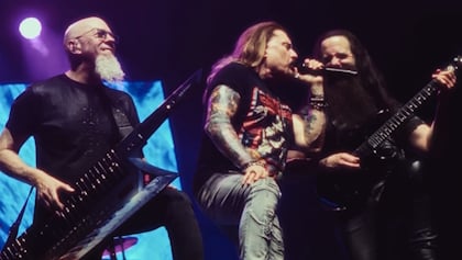 DREAM THEATER's JOHN PETRUCCI Says Performing Entire 'Parasomnia' Album Has Been 'A Blast' Even Though 'It Might Be A Little Self-Indulgent'