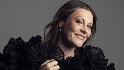 Ex-NIGHTWISH Singer FLOOR JANSEN Releases New Solo Single 'Everything Is Moving On' From Upcoming 'Hytress' Album