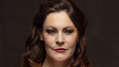 NIGHTWISH's FLOOR JANSEN Rips 'Organized Religion' For 'Causing The Worst Genocides And Most Horrible Situations In The History Of Mankind'