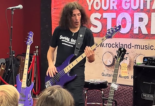 Watch: ANTHRAX's FRANK BELLO Hosts Bass Clinic In Witten, Germany
