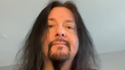 GENE HOGLAN: 'Grunge Was Very Influenced By Thrash Metal'