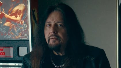DARK ANGEL's GENE HOGLAN On 'Extinction Level Event': 'A Number Of Folks Are Telling Me' That It's A Great Album