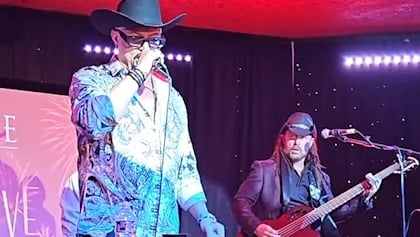 Watch: Ex-QUEENSRŸCHE Singer GEOFF TATE Joined By DISTURBED's JOHN MOYER For New Year's Eve Celebration In San Antonio