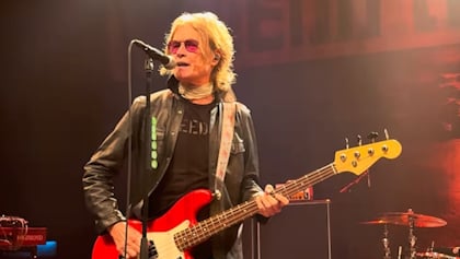 GLENN HUGHES On How Streaming Has Made Music Disposable: 'People Buy An Album, Listen To One Or Two Songs, And It's Done'