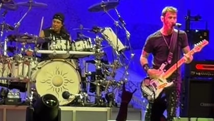 GODSMACK Recruits Ex-DREAM THEATER Drummer MIKE MANGINI Following Departure Of WADE MURFF