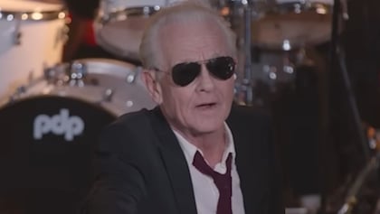 GRAHAM BONNET Shoots Down 'Lip Sync' Accusations, Calls Current ALCATRAZZ Lineup 'Laughable': 'It's Terrible'