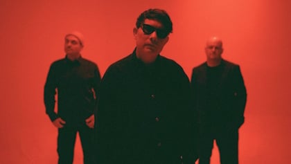 HAWTHORNE HEIGHTS Signs With THRILLER RECORDS, Shares New Single 'Carry Me'