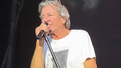 IAN GILLAN On Secret To Making 'Timeless' Music With DEEP PURPLE: 'If You Are True To Yourself, I Think You Stand A Chance'