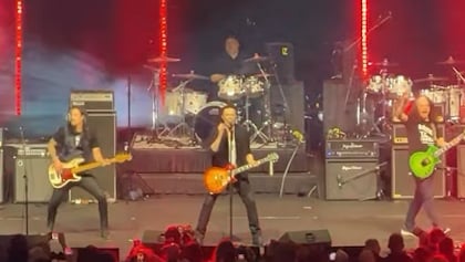 Watch: NUNO BETTENCOURT, BILLY SHEEHAN, CHRIS JERICHO, DOUG ALDRICH, Others Perform At 2026 'JAMM Night!'