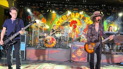 Watch: JASON NEWSTED Joins BLACKBERRY SMOKE For Cover Of THIN LIZZY's 'Jailbreak' In Wilmington