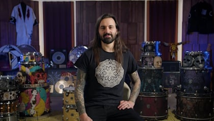 Ex-SLIPKNOT Drummer JAY WEINBERG Is Selling Some Of His Drum Kits, Stage-Worn Masks And Outfits