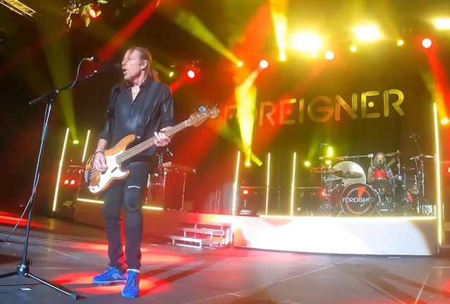 FOREIGNER's JEFF PILSON Teases Previously Unreleased Song From 'Head Games' Sessions: 'We Found Somebody Very Perfect To Put A Guitar Solo On' It