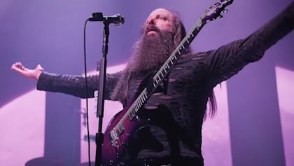 JOHN PETRUCCI On DREAM THEATER's Relationship With Fans: 'We're In It Together'