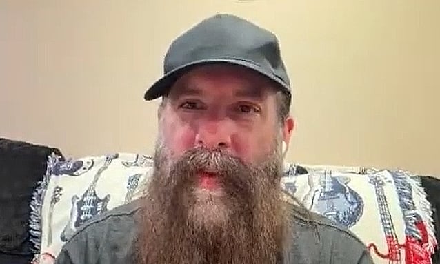 JOHN PETRUCCI Says Working With Hitmaker DESMOND CHILD On A DREAM THEATER Song Three Decades Ago Was 'A Lot Of Fun'