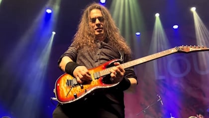 Ex-MEGADETH Guitarist KIKO LOUREIRO: Being A Band Is 'Not About Everybody Being The Best' Musician