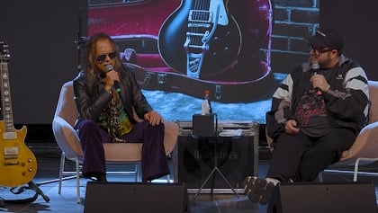 METALLICA's KIRK HAMMETT Shares Official Video Of Frankfurt 'The Collection: Live' Book Event