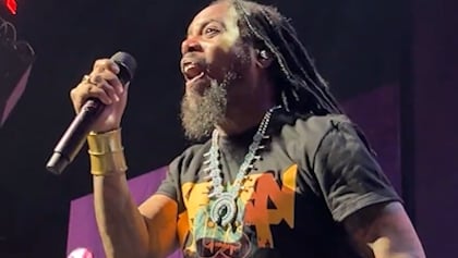SEVENDUST's LAJON WITHERSPOON: 'We Pray Together As A Band' Every Night