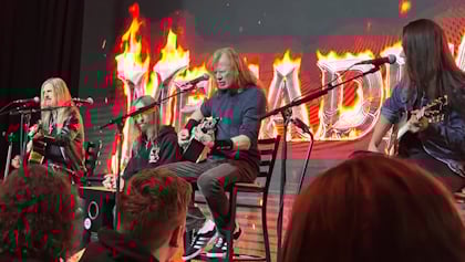 See MEGADETH's Acoustic Performance At 'Let There Be Shred' Event In Tennessee