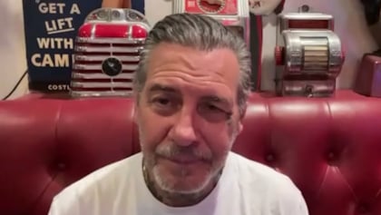 SOCIAL DISTORTION's MIKE NESS: 'We Plan To Shock Everybody And Put Out Another Studio Album In A Timely Manner'