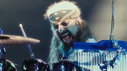 MIKE PORTNOY Rules Out Using A.I. During DREAM THEATER Songwriting Process: 'I Don't Think It Will Ever Come Into The Band'